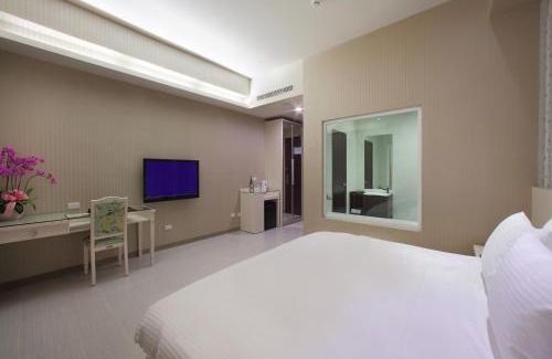 Shanhua District Hotel | Larchotel