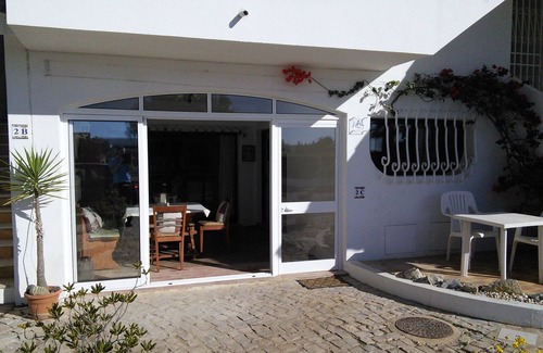 Mato Serrao Wohnung | Ein großes Apartment mit gemeinsamem Pool, in Nähe zu Dorf & Strand