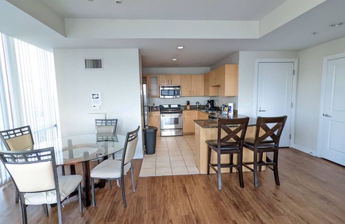 West End Wohnung | Large 2 Bedroom/ 2 Bathroom w/River Views Nearby MGH, MIT, Harvard, W/D in Suite