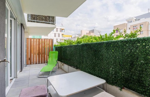 Universite Wohnung | Large 2br with parking and terrace in Nanterre nearby La Défense - Welkeys