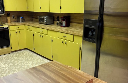 Benton Haus | Large 3 bedroom / 4 Beds / 2 Bath home very clean and spacious