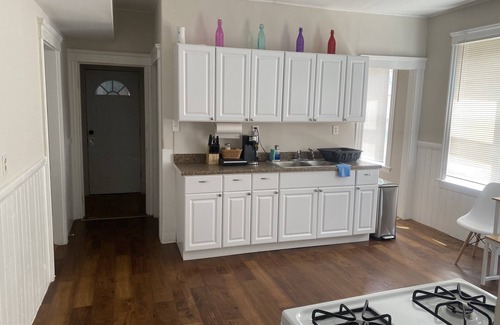 Union HIll Wohnung | Large 3BR APT w/ enclosed front porch Close to Polar Park, palladium, WPI, DCU