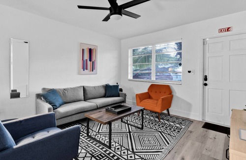 West Hollywood Haus | Large 6BR Vacation Home, Private Pool near Casino