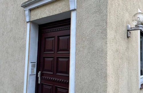 Ploen Wohnung | Große Ferienwohnung in Zentrum von Plön.Fußläufig zu See/Läden. Kinderzimmer