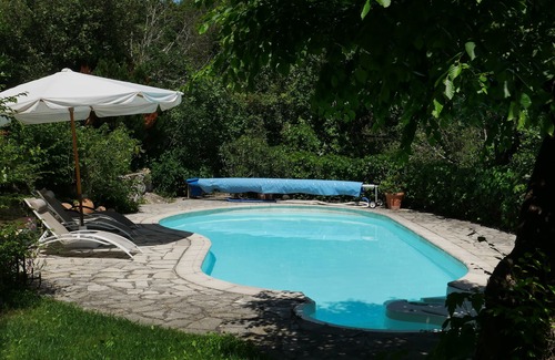 L'Escarene Villa | Große Wohnung in Villa, privatem Pool, Garten.