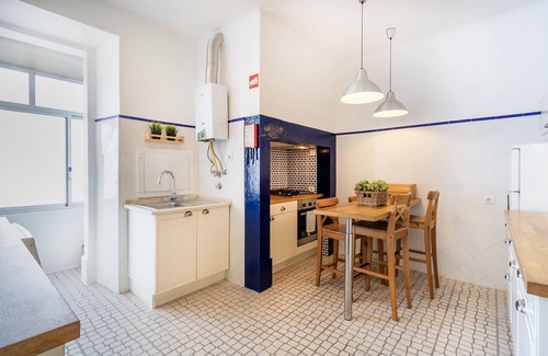 Principe Real Wohnung | Large Bairro Alto 2 up to 22guests by Central Hill
