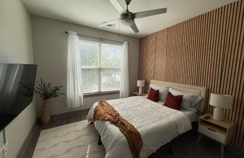 Lindbergh Wohnung | Large Buckhead modern suite