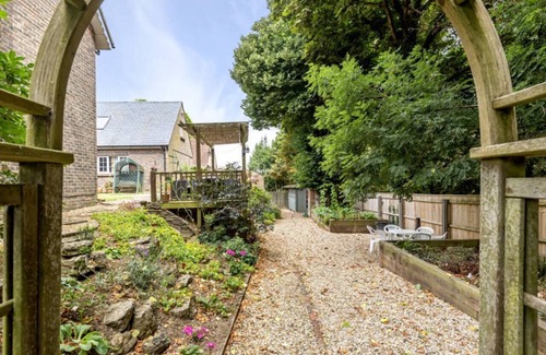 Holworth Haus | Large coastal cottage with spa