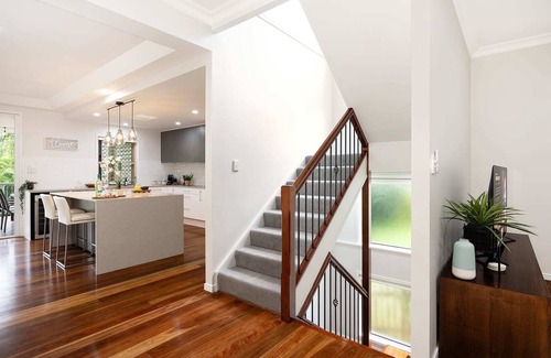 Taringa Haus | Large Family Pool Home in Taringa|6km to CBD|Pets