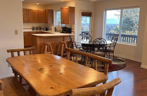 Farviews - Pattee Canyon Haus | Large family sized home centrally located with stunning views.