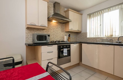 Cheetham Hill Haus | Large group or Contractors Short Term Accommodation, Elizabeth street
