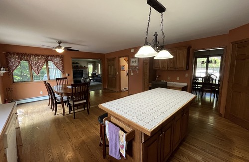 Hancock Haus | Schönes großes Haus an der Spitze von East Hancock.