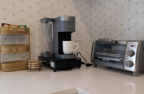 Naples Wohnung | Large, Newly Built 1B Studio w/ Patio, W&D