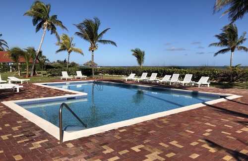 Bell Channel Bay Eigentumswohnung | Large Ocean View Penthouse with Private Beach