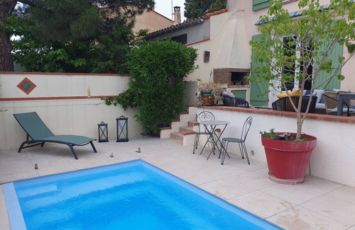 Le Port Haus | Large pleasant house with a flowery garden and a swimmingpool