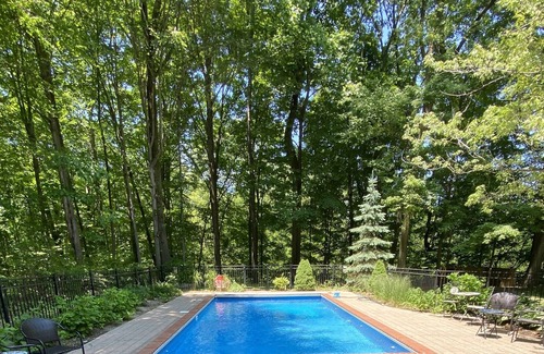Three Oaks Haus | Large pool, hot tub, 5 BR, fire pit, playground; 8 min to Three Oaks & Beach