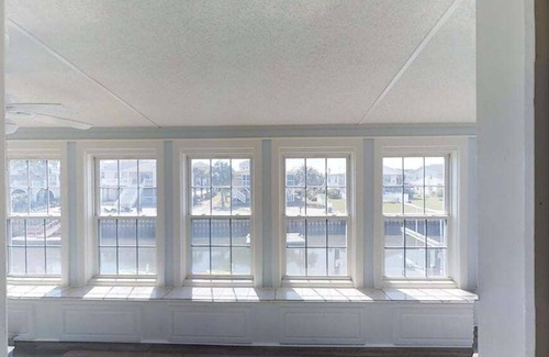 Inlet Harbour Haus | LARGE,Pool,pool table,Arcade,2 Golf Carts,6 Kayaks,free linen,Hot Tub,near beach