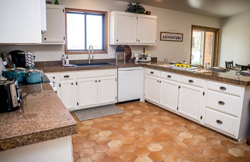 Durango - Purgatory Haus | Large Private Ranch, Dog Friendly, Hot Tub, Pool Table, Week and Month Discounts