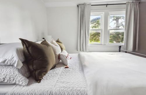 Lockport Wohnung | Large Private Studio Apartment