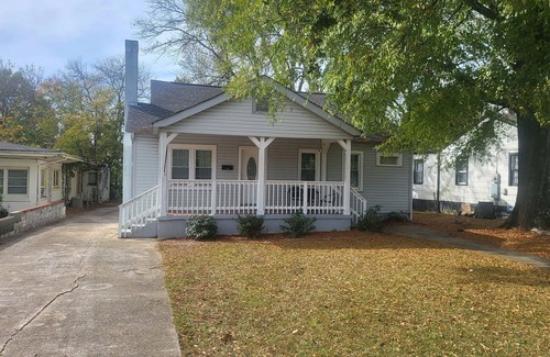 Crestline Heights Haus | Large, Renovated On E. Lake Park! Comfy Cottage