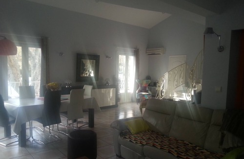 Perpignan Wohnung | großes zimmer mit terrasse und garage in der innenstadt von perpignan zu vermieten