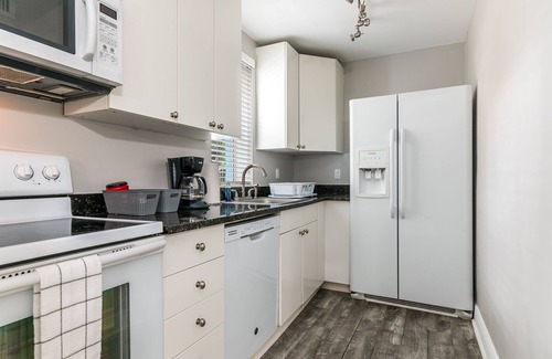 Colee Hammock Wohnung | Las Olas Apartment Suite 1 mit 2 Schlafzimmern: Strand zu Fuß, Restaurants und Nachtleben!