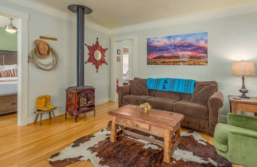 University Heights Haus | La Jolla - walking distance to Nob Hill, Convenient to Lots!