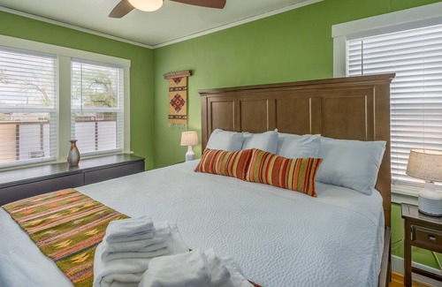 University Heights Haus | La Jolla - walking distance to Nob Hill, Convenient to Lots!