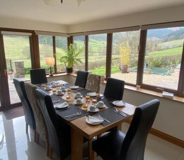 Abbey-Cwmhir Bed & Breakfast | Laurel Bank