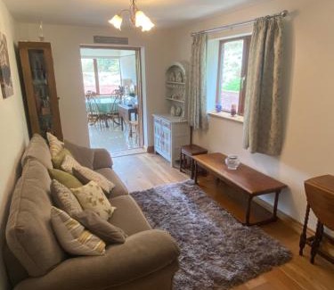 Abbey-Cwmhir Bed & Breakfast | Laurel Bank