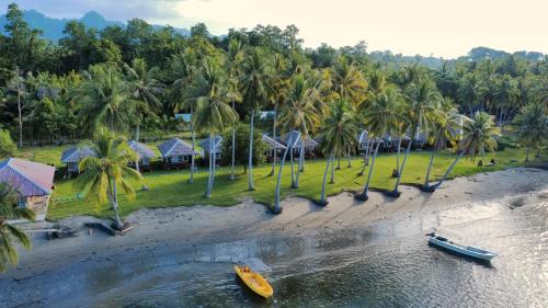 Pulau Unauna Resort | Lavana Dive & Nature Resort