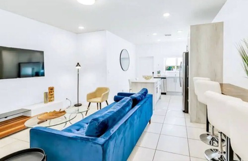 Lake Worth Corridor Wohnung | 'Lavender' at Aviara Lake Worth