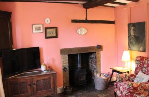 Methwold Haus | Lavender Cottage
