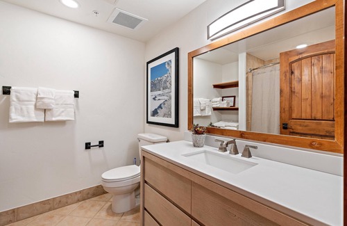 Tamarack Wohnung | Lavish Studio with Balcony