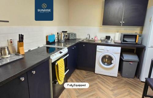 Dundee Wohnung | LAW 1 - INVOICE and REDUCED PRICE are only by SUNRISE SHORT LETS DUNDEE, 4 Rooms, 4 Beds with TV's and Fans, BRAND NEW FURNITURE, FRESHLY REDECORATED Rooms, Free Private Parking, Fully Equipped, Group Favourite, 5 mins TO CENTRE - Long Stays