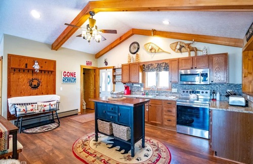 Old Timberline Skihütte | Lazy Bear - 637 Fern Lane Lazy Bear - 637 Fern Lane