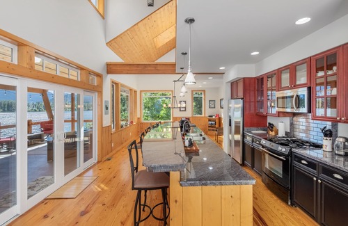 Leavenworth Haus | Lazy Bear Lodge am atemberaubenden Lake Wenatchee, Blick auf die Berge und vieles mehr