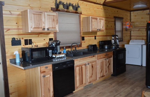 Luray Kabine | Lazy Bear Lodge VA