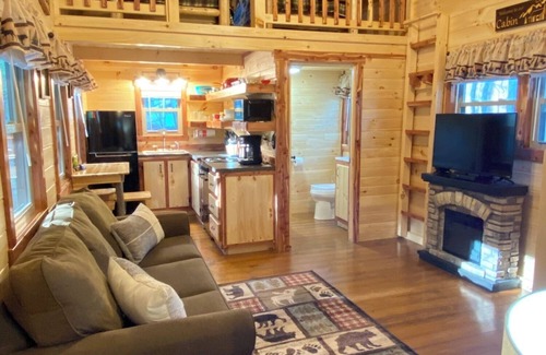 Leeper Kabine | Lazy Bear Log Cabin near Cook Forest State Park