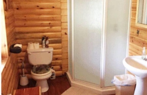 Blaney Park Kabine | Lazy Cedars Blockhaus