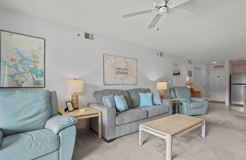 Osage Beach Eigentumswohnung | Lazy Days E-08 - Cozy Waterfront Condo in Osage Beach