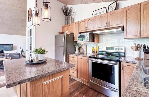 Ashfield-Colborne-Wawanosh Hütte | Lazy Days-LakeView charm