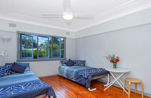 Umina Beach Haus | LAZY DAYS SEASIDE COTTAGE - UMINA STRAND