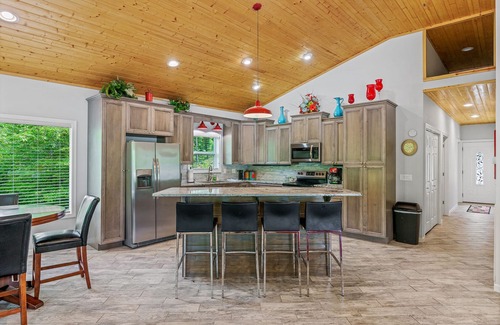 Jasper Haus | Lazy Daze: 3 BR, 2 BA in Jasper , Sleeps 11