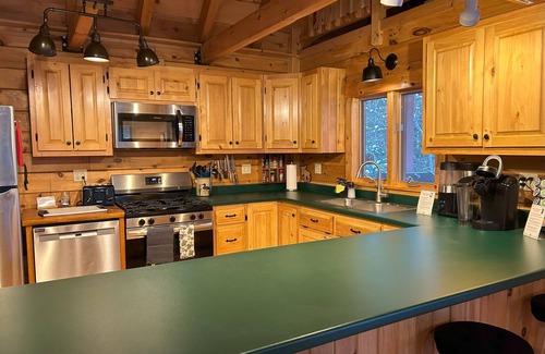 Rangeley Plantation Kabine | Lazy Dog Lakefront Cabin - a cozy retreat on tranquil Mooselookmeguntic Lake