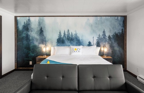 West Yellowstone Hotel | Lazy Duck Inn Room #25 Family Suite
