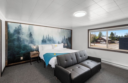 West Yellowstone Hotel | Lazy Duck Inn Room #25 Family Suite