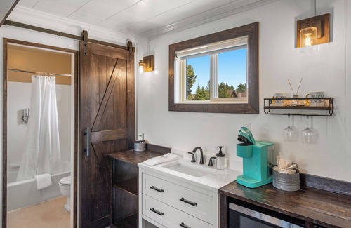 West Yellowstone Hotel | Lazy Duck Inn Room #25 Family Suite