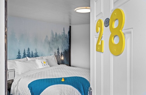 West Yellowstone Hotel | Lazy Duck Inn #28 King Suite
