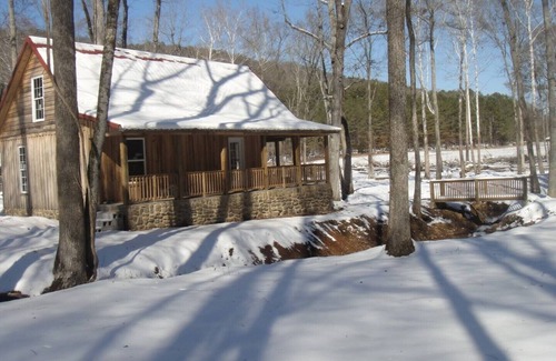 Joppa Haus | Lazy G Cabin #3 Creek Side Cabin